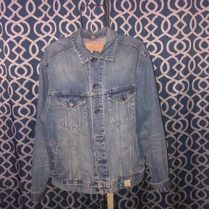 Very cute and vintage. Great for any look.